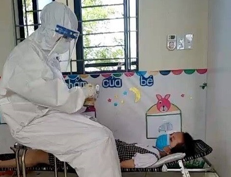 Chuyện về những nhà báo xung phong vào tâm dịch -0