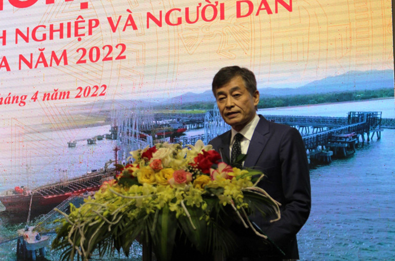 Đại diện doanh nghiệp nước ngoài báo cáo tham luận tại hội nghị. Kết nối ngân hàng-doanh nghiệp và người dân -0