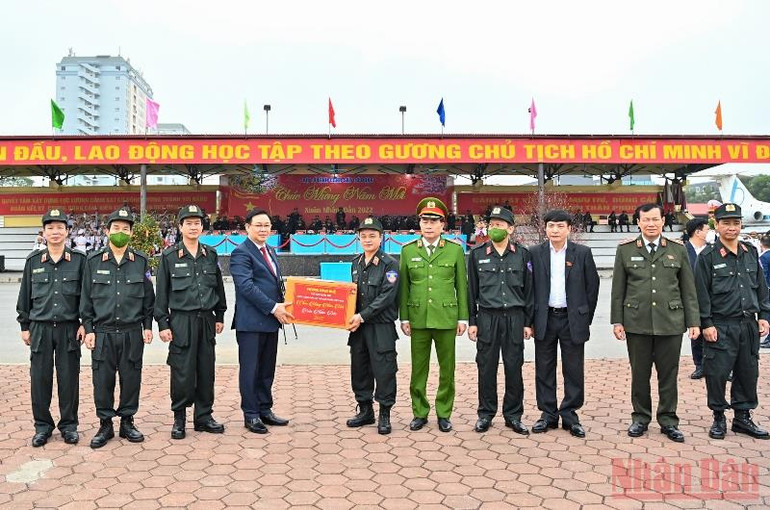 Xây dựng lực lượng Cảnh sát cơ động vững mạnh, chính quy, tinh nhuệ, hiện đại -0