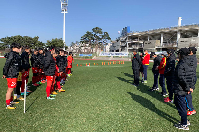 Đội tuyển nữ Việt Nam làm quen thời tiết, hướng tới trận gặp tuyển nữ Hàn Quốc -0