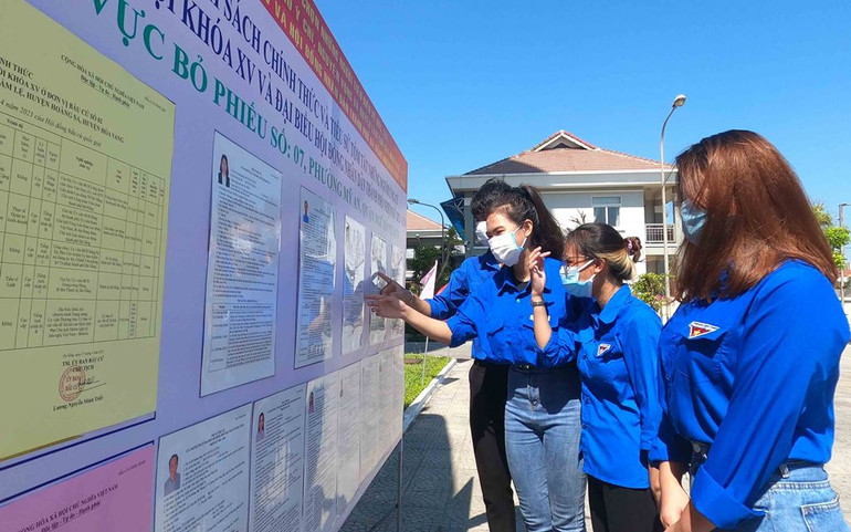 Đường phố Đà Nẵng trang hoàng đón Ngày hội non sông -0