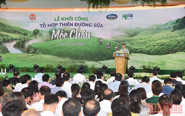Thủ tướng Phạm Minh Chính dự Lễ khởi công Dự án Tổ hợp Thiên đường sữa Mộc Châu -0