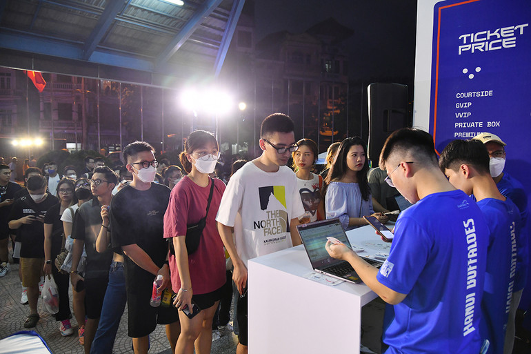 Sắc màu VBA trở lại với người hâm mộ Thủ đô -0