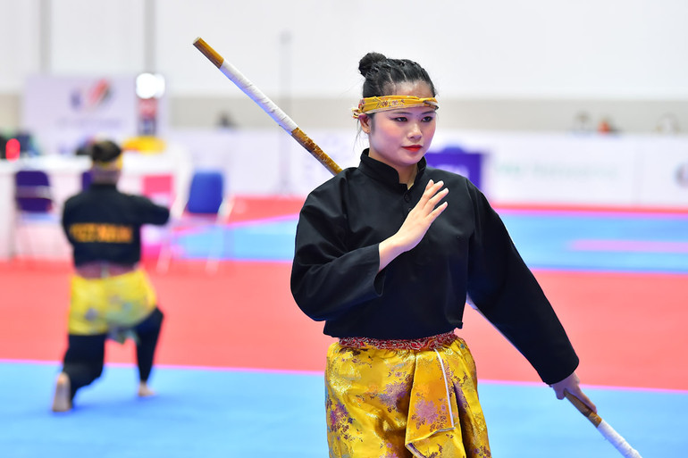 Trước đó, tại trận chung kết nội dung biểu diễn đôi nữ Ganda, Nguyễn Thị Thu Hà - Nguyễn Thị Huyền đã giành thêm 1 tấm huy chương Bạc cho Đoàn Thể thao Việt Nam. Bài biểu diễn mang về tấm huy chương Vàng đầu tiên cho Pencak Silat Việt Nam tại SEA Games 31 -1
