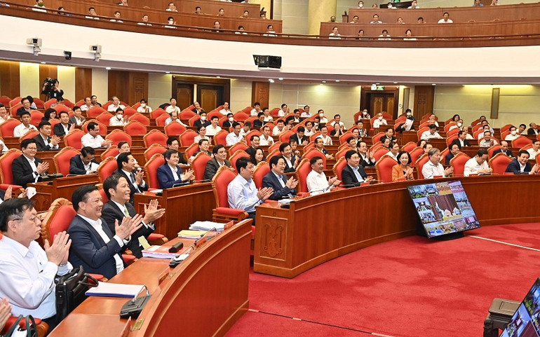 Các đồng chí lãnh đạo Đảng, Nhà nước và các đại biểu dự Hội nghị. (Ảnh: ĐĂNG KHOA) Phát triển vùng đồng bằng sông Cửu Long hiện đại, sinh thái, văn minh và bền vững -0