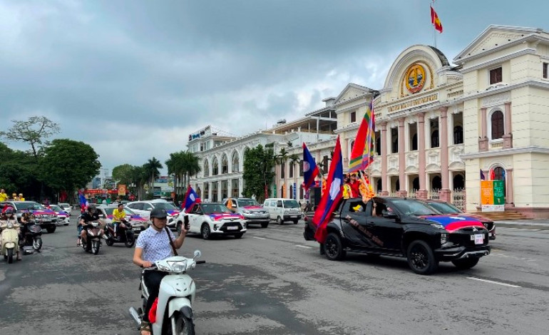 Cổ động viên Nam Định “tiếp lửa” SEA Games 31 -0
