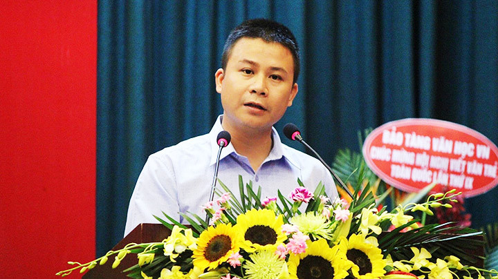 Ngẫm về ích lợi của thơ ca -0