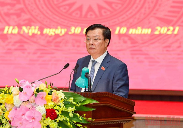 Bí thư Thành ủy Đinh Tiến Dũng phát biểu tại Hội nghị. (Ảnh: DUY LINH) Chủ tịch Quốc hội Vương Đình Huệ dự Hội nghị lấy ý kiến vào dự án Luật Thủ đô (sửa đổi) -0