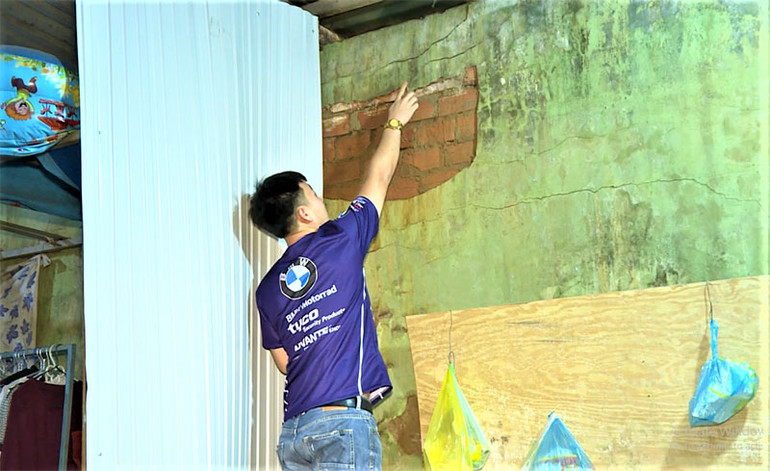 Hàng chục ngôi nhà ở trung tâm TP Buôn Ma Thuột có nguy cơ đổ sập do mưa lớn -0