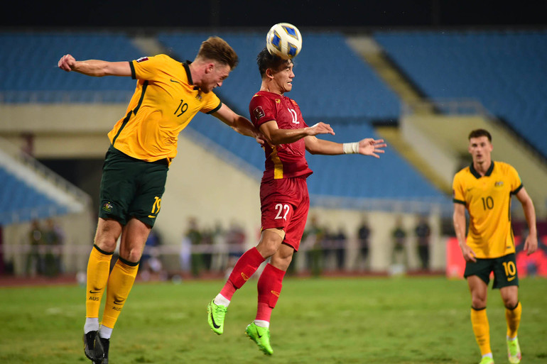 Chơi hết mình, Việt Nam thua tối thiểu Australia -0