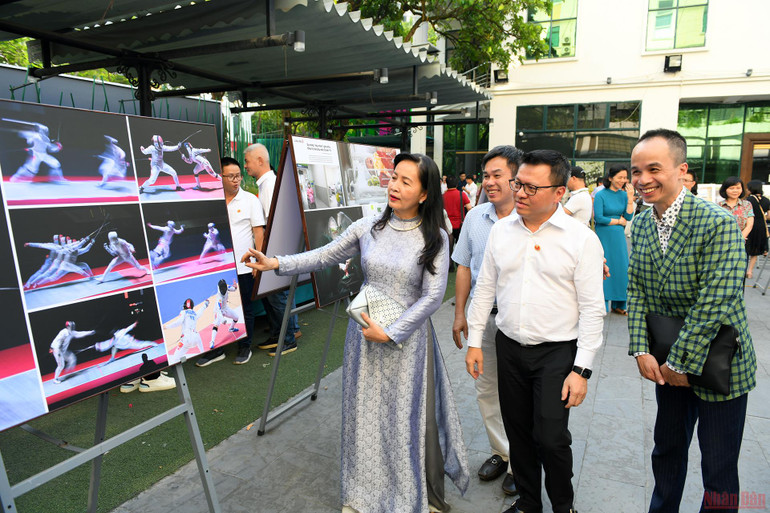 Lễ khai mạc triển lãm ảnh báo chí 