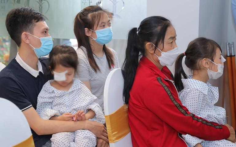 Mang lại đôi mắt sáng cho người già, trẻ em nghèo mắc bệnh lý về mắt -0