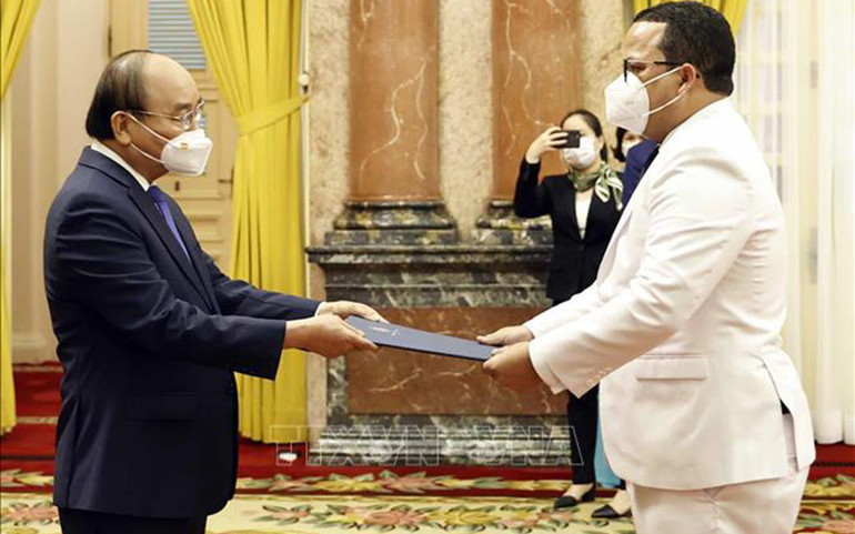 Chủ tịch nước Nguyễn Xuân Phúc tiếp các Đại sứ trình Quốc thư -0