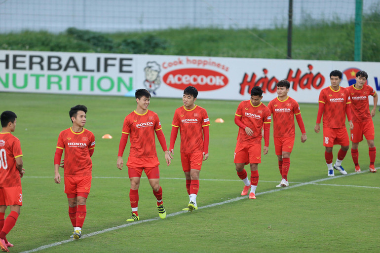 Đình Trọng sẵn sàng ra sân trong trận đấu với Nhật Bản -0