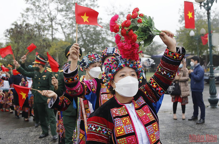 Chủ tịch nước Nguyễn Xuân Phúc dự Ngày hội “Sắc Xuân trên mọi miền Tổ quốc” năm 2022 -0