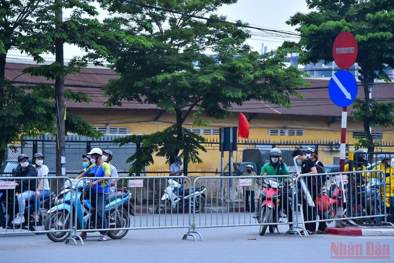 Đường phố Hà Nội ùn tắc trước kỳ nghỉ lễ 30/4-1/5 -0