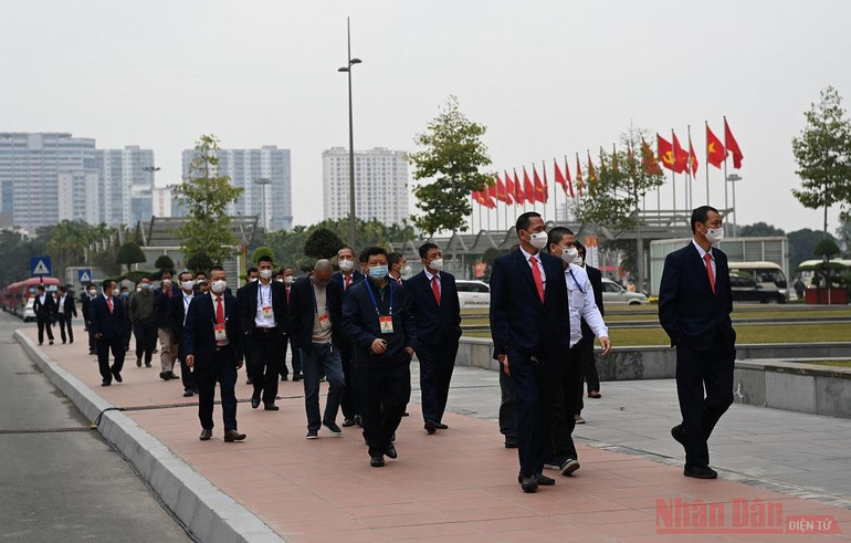 Phóng viên báo chí và lực lượng phục vụ Đại hội XIII xét nghiệm Covid-19 lần 3 -0