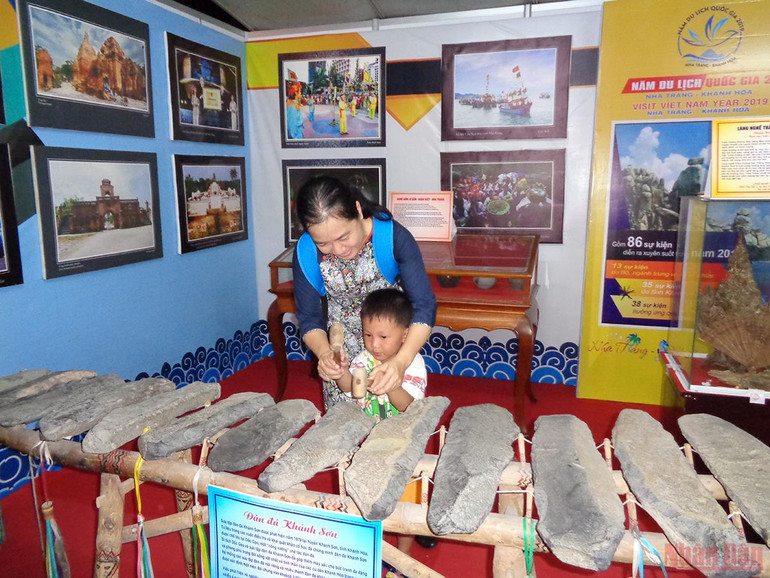 Lời mời chào thân thiện hè 2022 từ phố biển -0