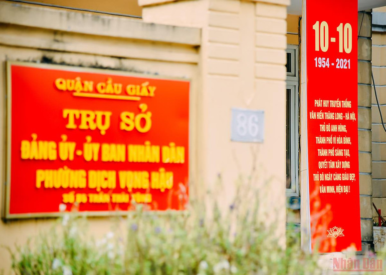 Hà Nội rực sắc đỏ chào mừng Ngày Giải phóng Thủ đô 10/10 -0