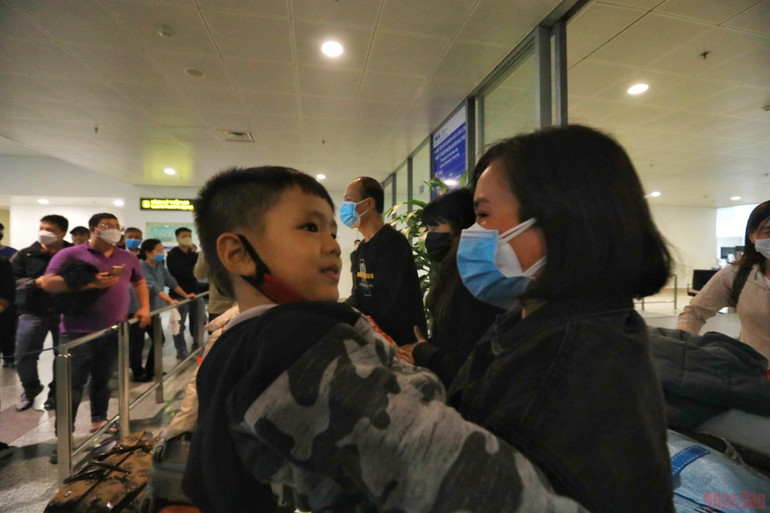 Thêm 2 chuyến bay đưa đồng bào từ Ukraine về nước -0