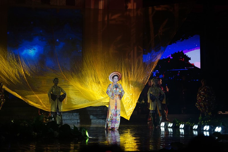 Đặc sắc Lễ khai mạc Lễ hội Áo dài TP Hồ Chí Minh lần thứ 7 -0