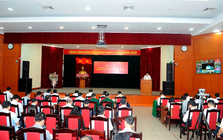 Nhận thức sâu sắc về trách nhiệm nghiên cứu và làm theo sách, báo, tạp chí của Đảng -0