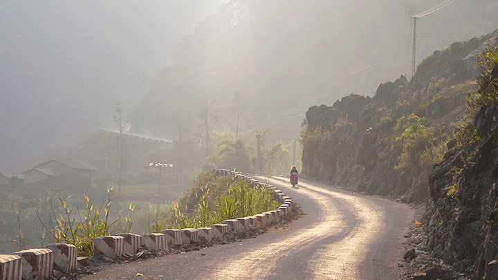 Ngày mới ở Mã Pì Lèng. Xuân muộn Hà Giang -0