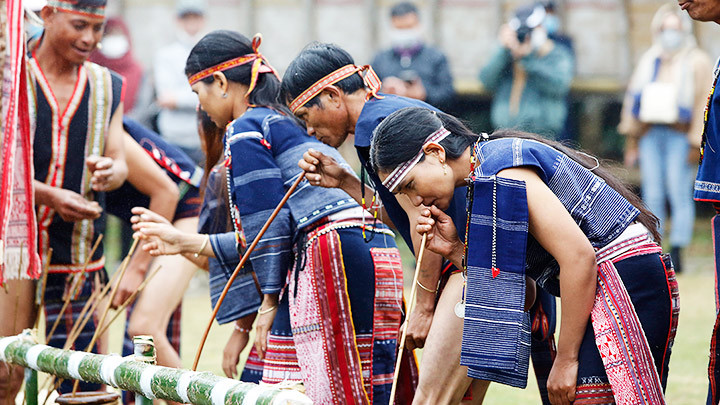 Độc đáo lễ Pơ Koong -0