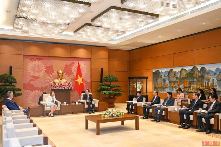 Quang cảnh buổi tiếp tại Nhà Quốc hội. (Ảnh: Duy Linh) Chủ tịch Quốc hội Vương Đình Huệ tiếp Đại sứ New Zealand tại Việt Nam -0