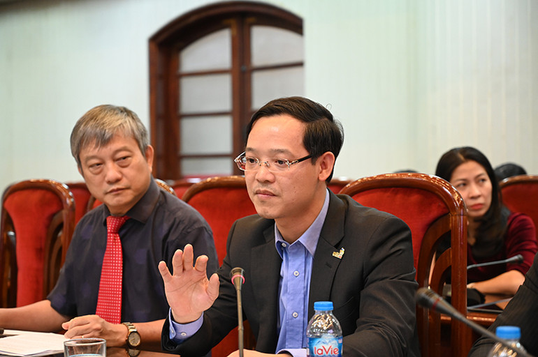 Giao lưu trực tuyến 