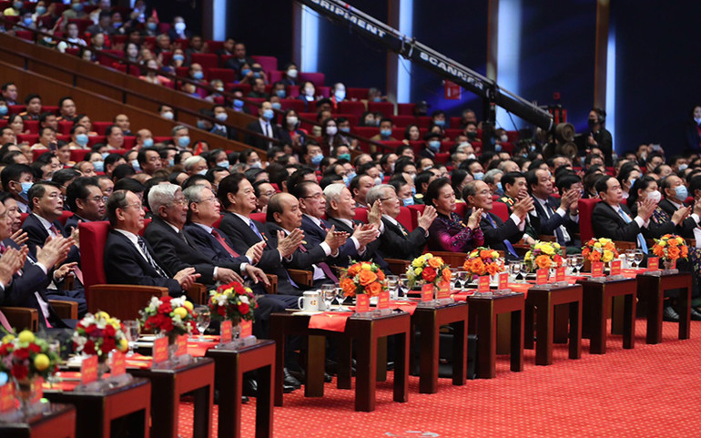 Các đồng chí lãnh đạo, nguyên lãnh đạo Đảng, Nhà nước, MTTQ Việt Nam dự Đại hội. Ảnh: VGP/Nhật Bắc Khai mạc Đại hội Thi đua yêu nước lần thứ 10 -0