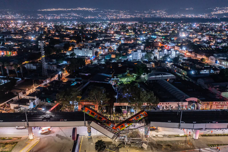 12 tháng đầy biến động của năm 2021 qua hình ảnh -0