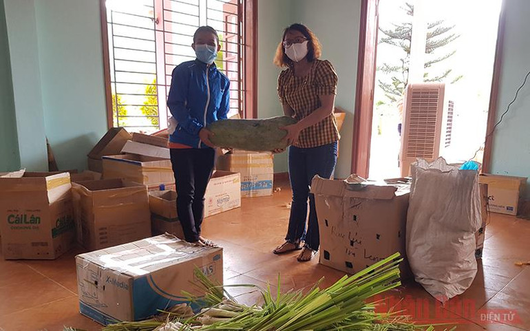 Đồng bào miền núi Quảng Nam chi viện hơn 30 tấn thực phẩm cho vùng dịch -0