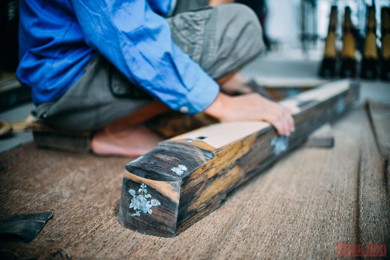 Thăng trầm nghề “rỗng ruột” -0