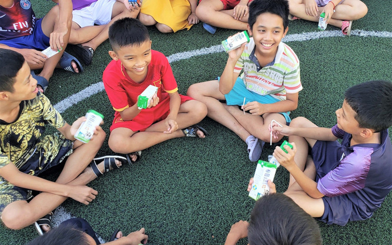 Quỹ sữa Vươn cao Việt Nam tiếp tục hành trình xuyên dịch đến với trẻ em gặp khó khăn -0