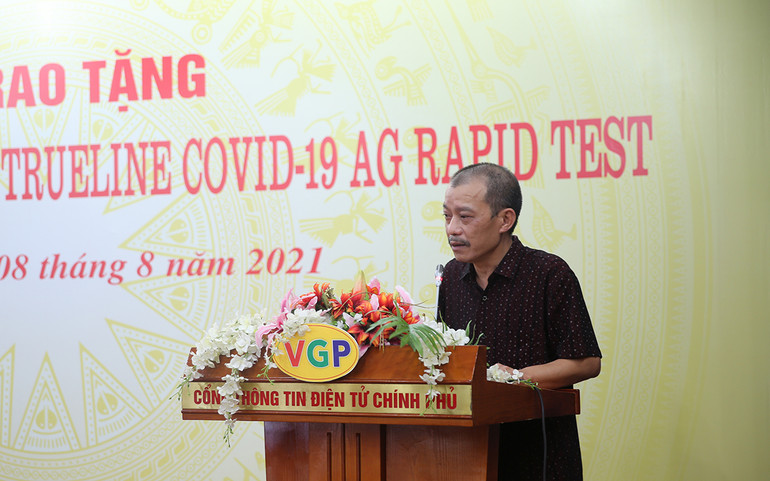 Trao tặng 4 địa phương 100.000 test nhanh kháng nguyên -0