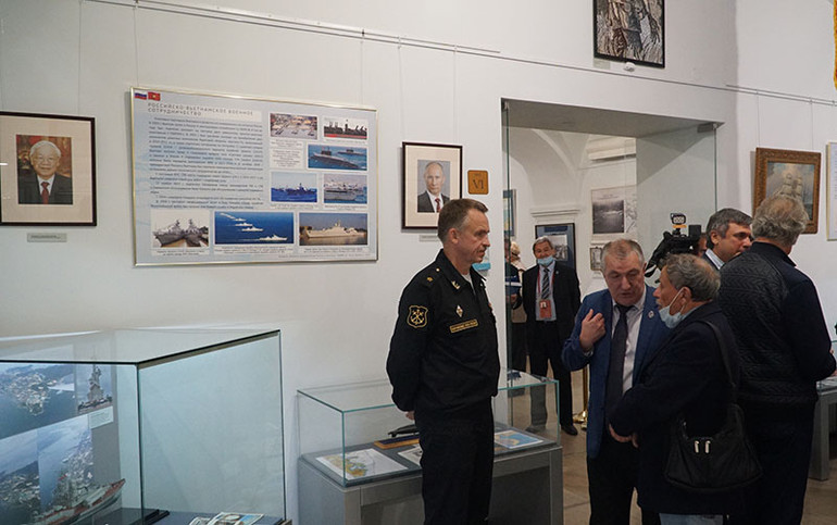 Khai mạc triển lãm “Cam Ranh: Hợp tác quân sự Nga - Việt Nam” -0