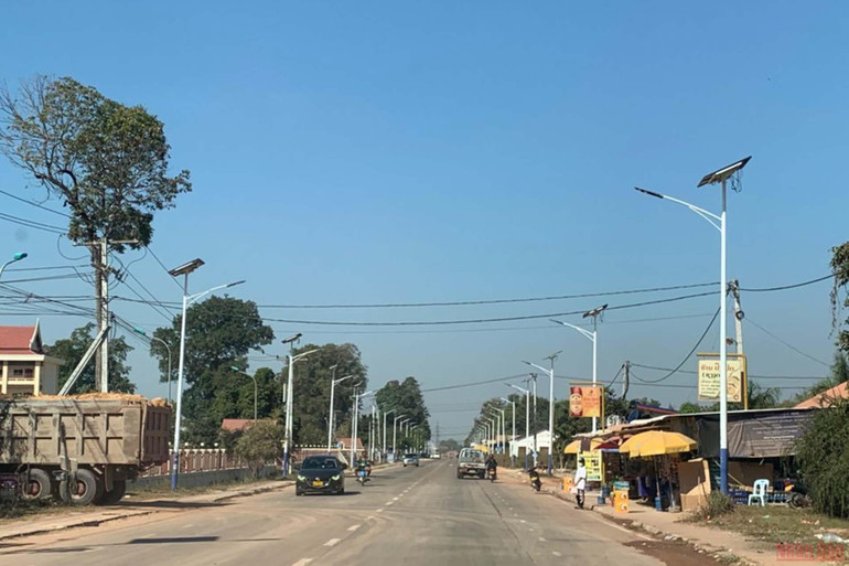 Đường phố Thủ đô Vientiane dịp Lễ hội mãn chay năm nay không đông đúc như mọi năm. (Ảnh: Xuân Sơn) Lào khuyến khích người dân tham gia trực tuyến Lễ hội Ok Phansa -0