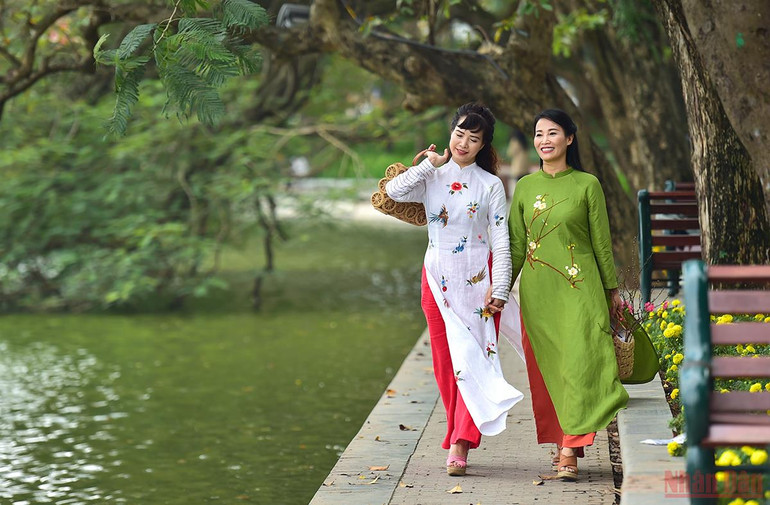 Phụ nữ toàn quốc hưởng ứng “Tuần lễ áo dài” -0