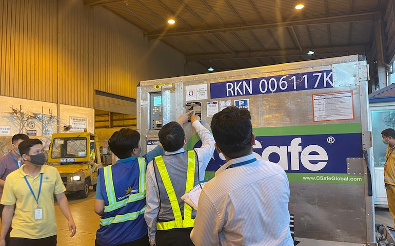 Gần một triệu liều vaccine Covid-19 hỏa tốc từ Hà Nội đến TP Hồ Chí Minh -0