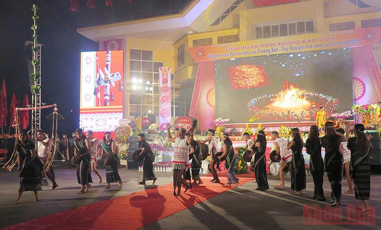 Khai mạc Liên hoan Diễn xướng dân gian văn hóa các dân tộc khu vực Trường Sơn-Tây Nguyên lần thứ III năm 2022 -0