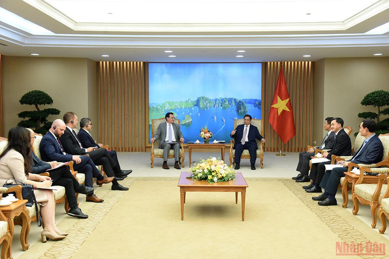 AstraZeneca sẵn sàng nâng cao năng lực y tế, chuyển giao công nghệ sản xuất vaccine cho Việt Nam -0