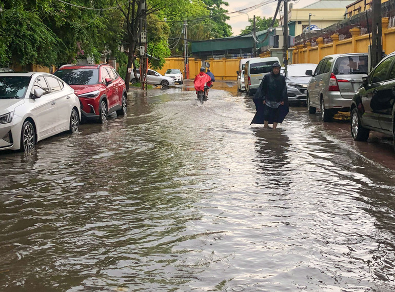 Mưa lớn giải nhiệt cho Hà Nội sau chuỗi ngày nắng nóng -0