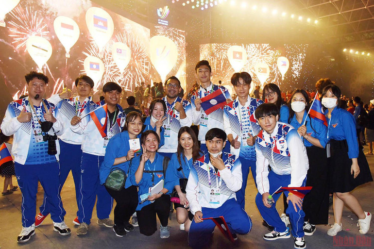 Đoàn vận động viên Lào trong Lễ bế mạc SEA Games 31. Ngày hội để tất cả cùng tỏa sáng -0