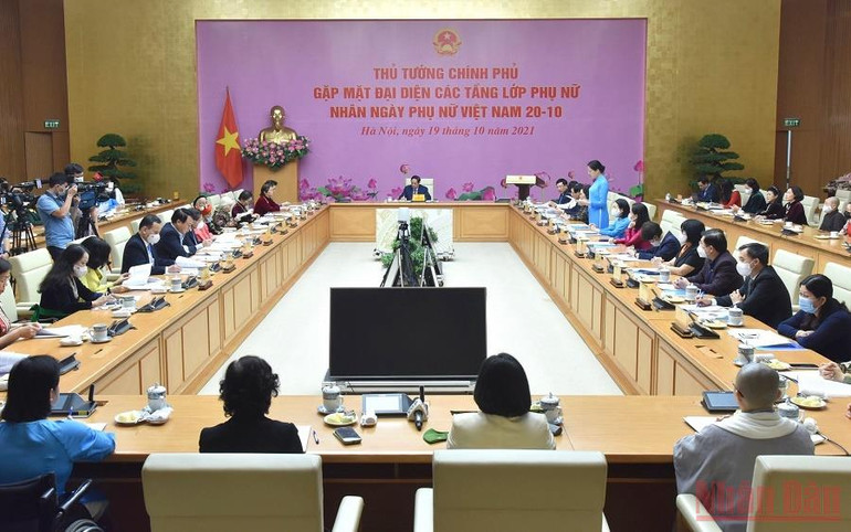 Phụ nữ Việt Nam luôn tỏa sáng truyền thống nhân hậu, đảm đang, trí tuệ và cống hiến -0