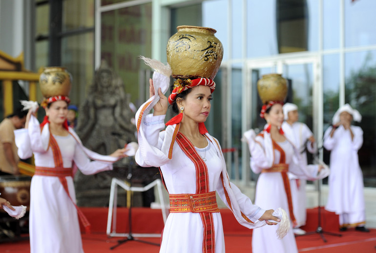 Tưng bừng ngày hội đại đoàn kết các dân tộc thiểu số Việt Nam -1