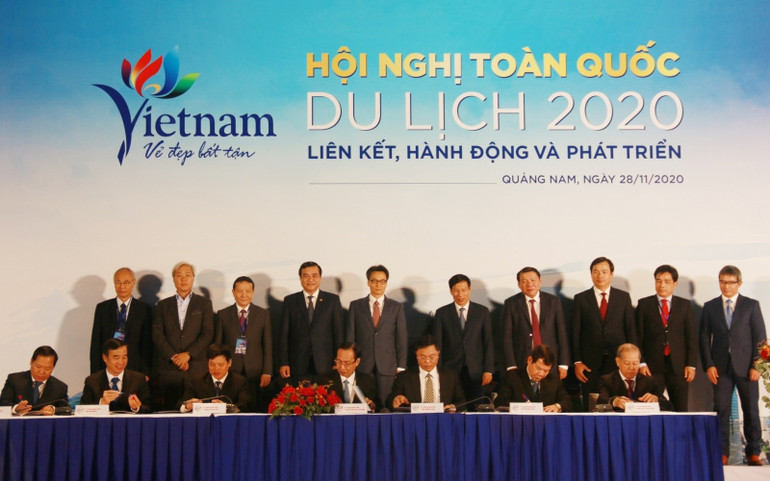 Chung tay cùng hành động trong phát triển du lịch -0