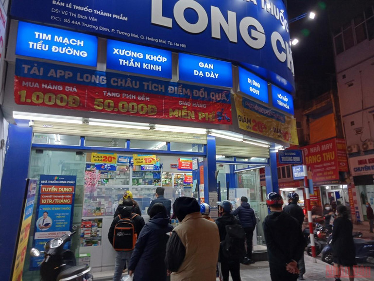 Ngày đầu bán thuốc chữa Covid-19: Quy trình chặt chẽ -0