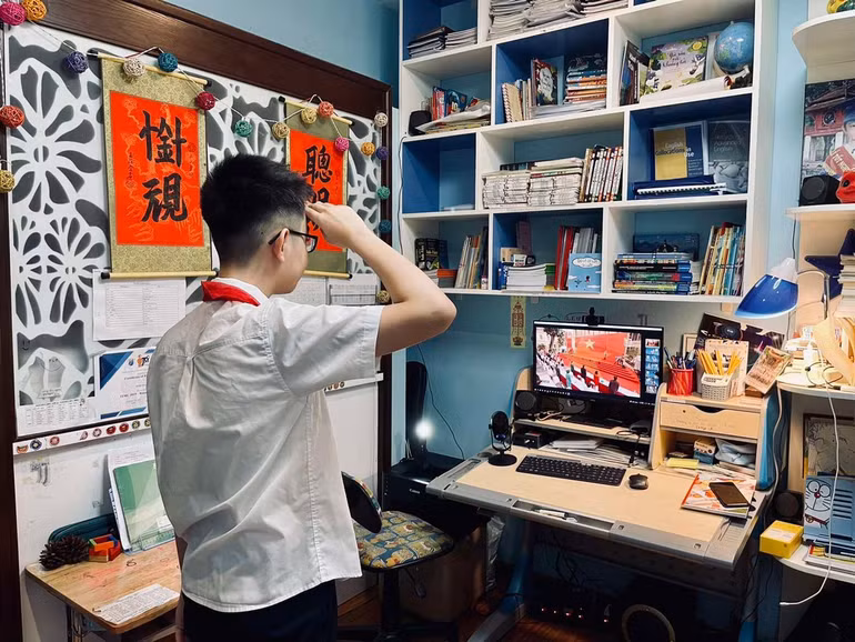 Độc đáo lễ khai giảng khó quên của học sinh cả nước trong giãn cách -0