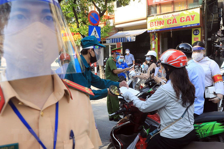 Hà Nội triển khai kiểm tra giấy tờ người dân lưu thông trên đường -0